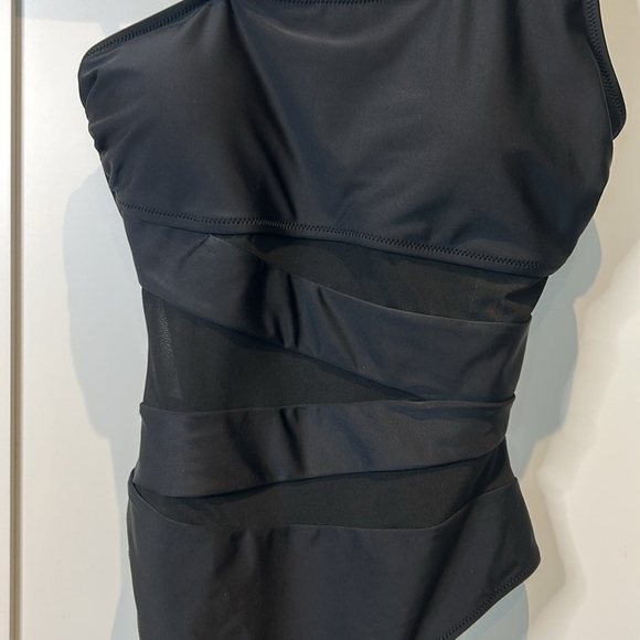 Blooming Jelly One Shoulder Slimming Black One Piece Swimsuit w/ Sheer Panels - Picture 5 of 12